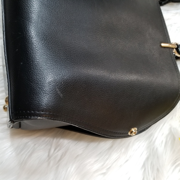 FASHION LEATHER Black Handbag With Zipper Closure.... - Picture 8 of 17